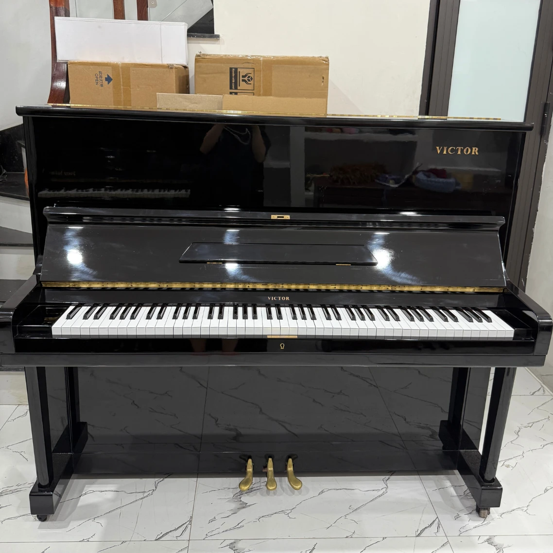 Đàn Piano cơ Upright Victor V50