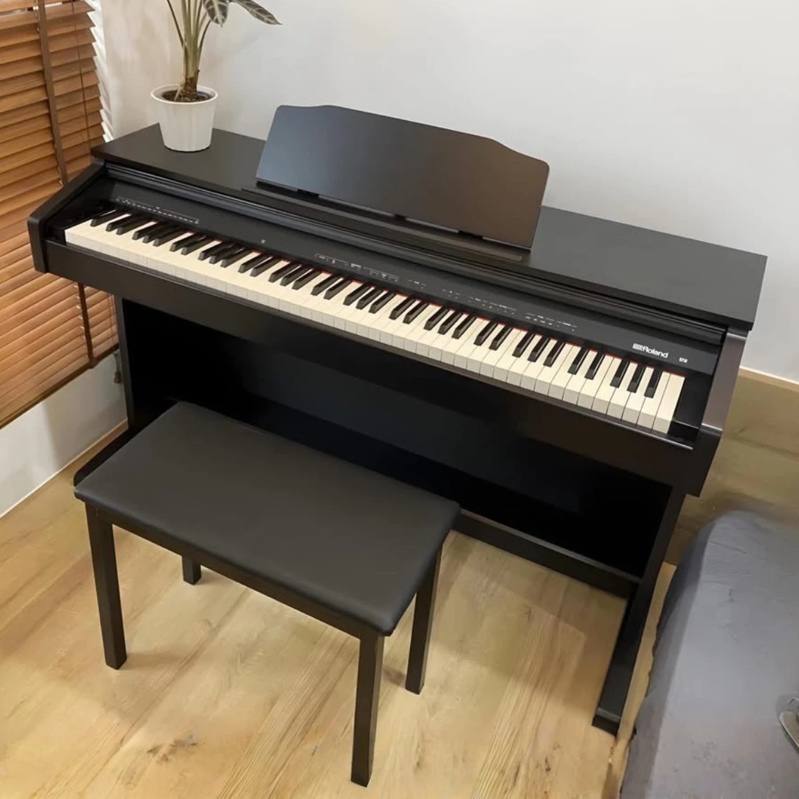 Đàn Piano điện Roland Rp30