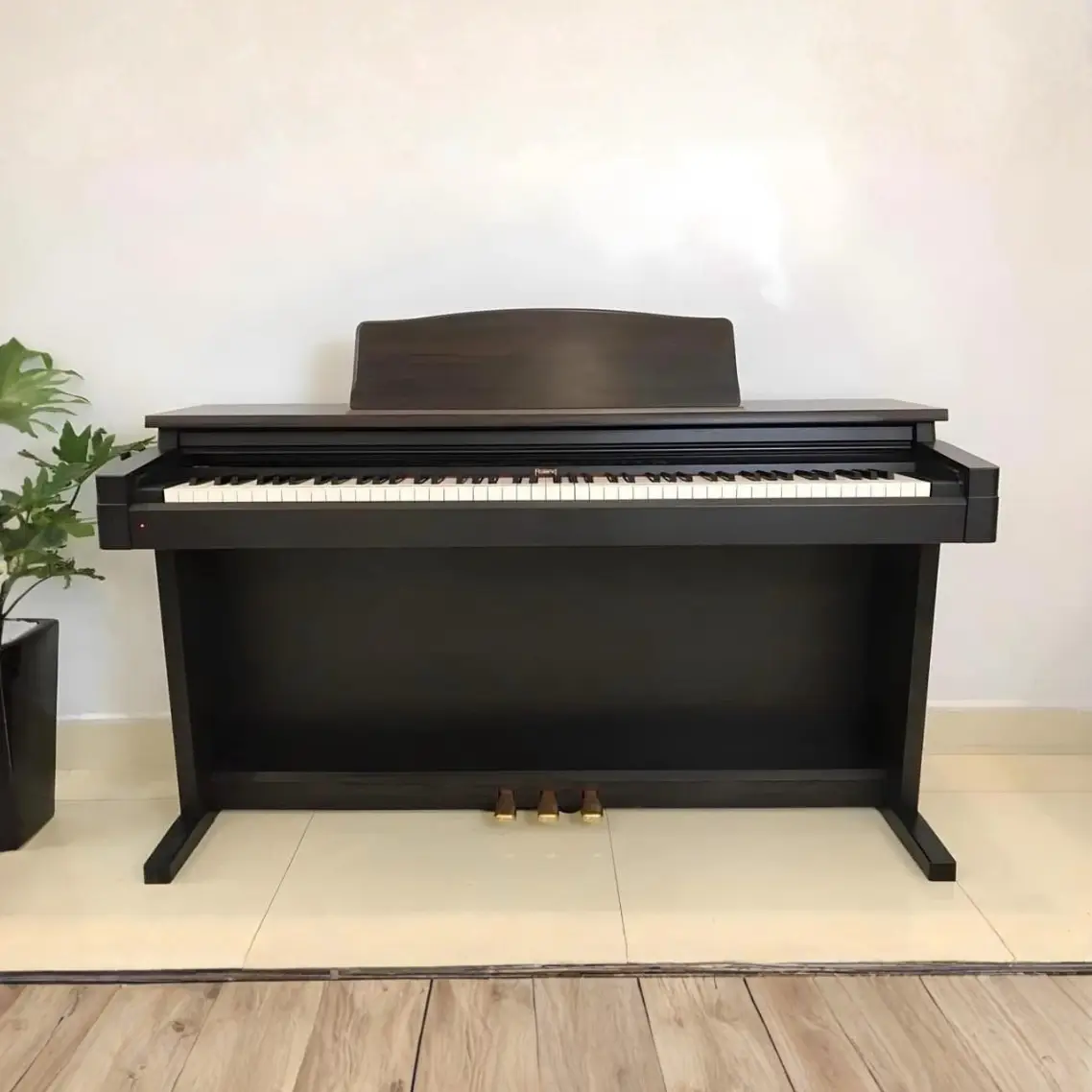 Đàn Piano điện Roland HP330